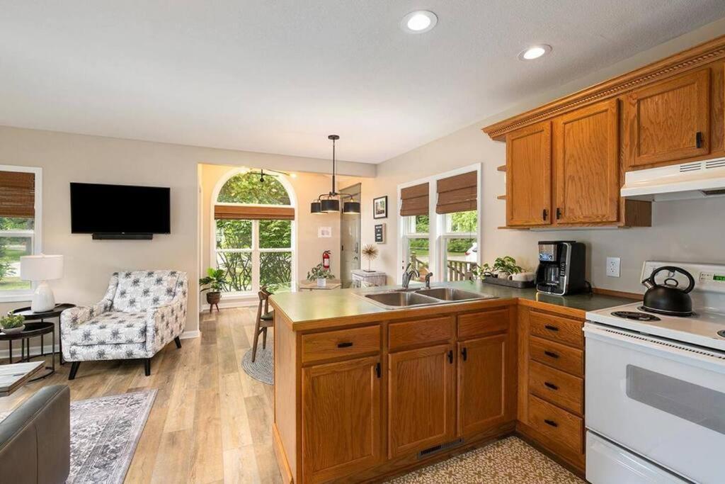 2Min Walk Downtown-Pet Friendly-Offstreet Parking Βίλα Saugatuck Εξωτερικό φωτογραφία